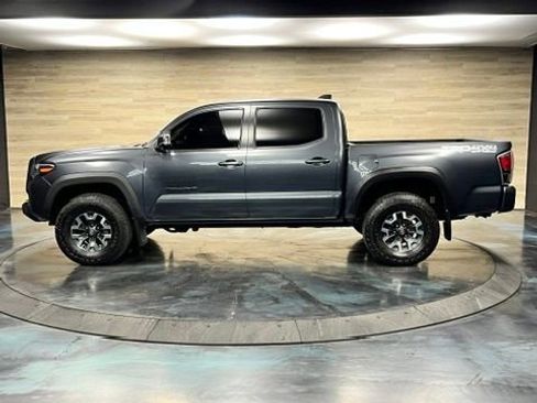 Used 2023 Toyota Tacoma TRD Off-Road w/ Technology Package AWD/4WD image 11
