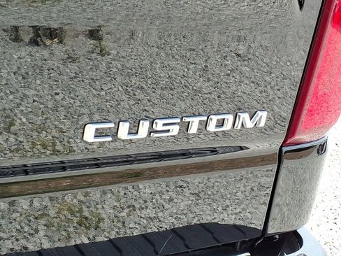 Used 2019 Chevrolet Silverado 1500 Custom w/ Custom Value Package AWD/4WD image 15