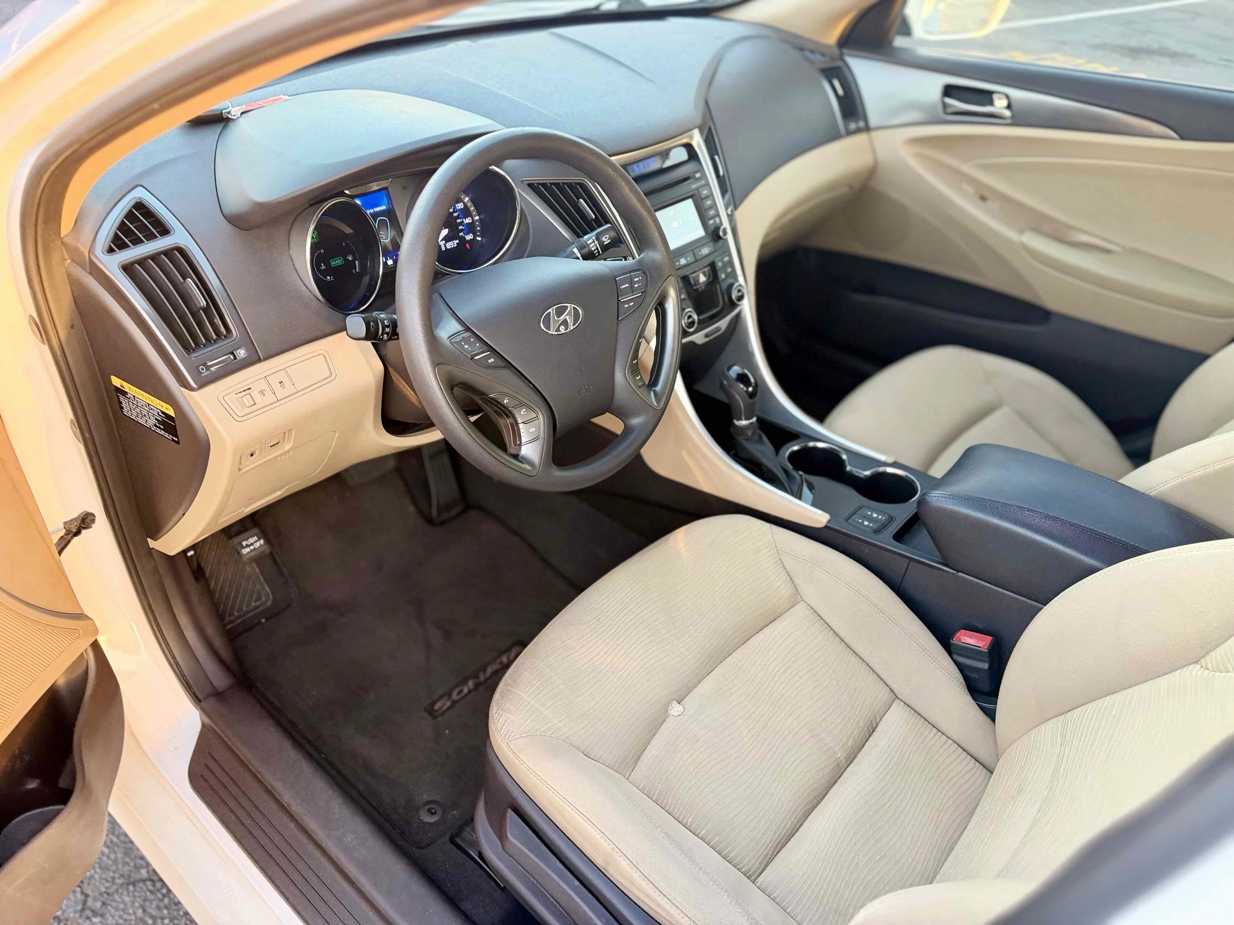 Used 2015 Hyundai Sonata Hybrid FWD image 12