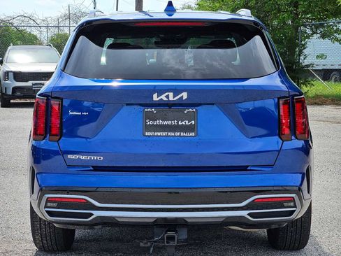 Used 2023 Kia Sorento S image 5