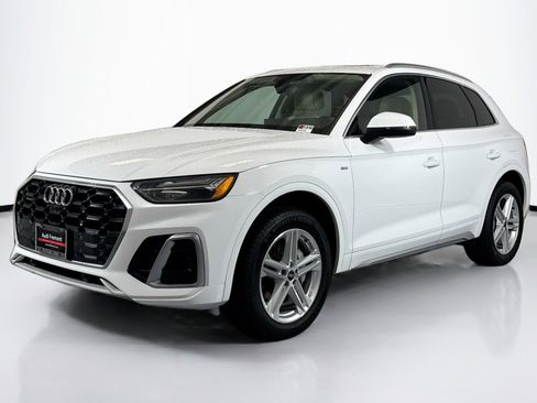 Used 2022 Audi Q5 e Premium Plus w/ Premium Plus Package image 1