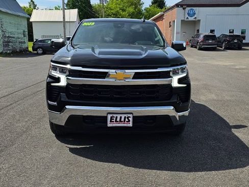 Used 2023 Chevrolet Silverado 1500 LT AWD/4WD image 2