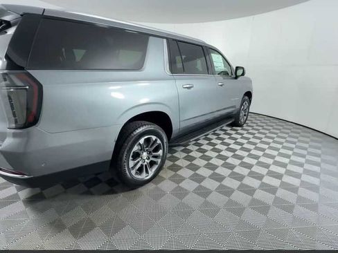 New 2026 Chevrolet Suburban LT w/ Comfort Package image 15