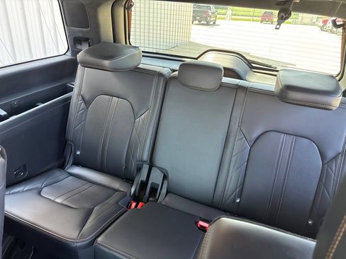 Used 2024 Ford Expedition Platinum AWD/4WD image 31