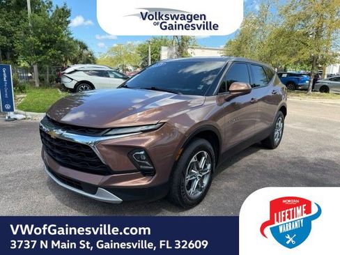 Used 2023 Chevrolet Blazer LT FWD image 3