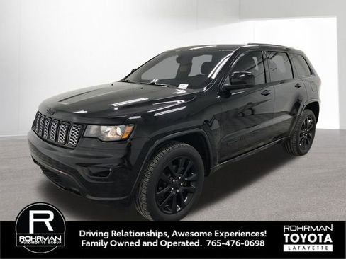 Used 2019 Jeep Grand Cherokee Altitude image 2
