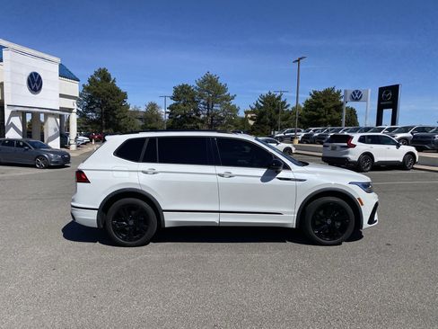 Used 2023 Volkswagen Tiguan SE R-Line FWD image 42