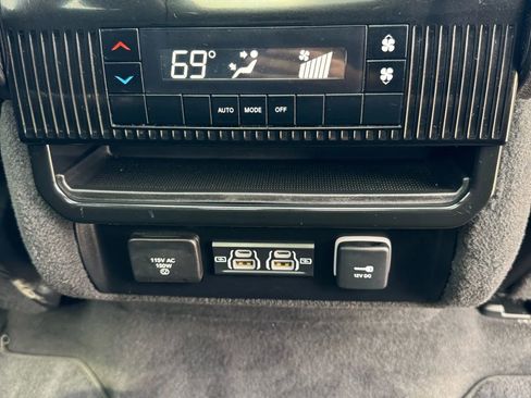 Used 2022 Jeep Wagoneer Series II w/ Premium Group I image 31