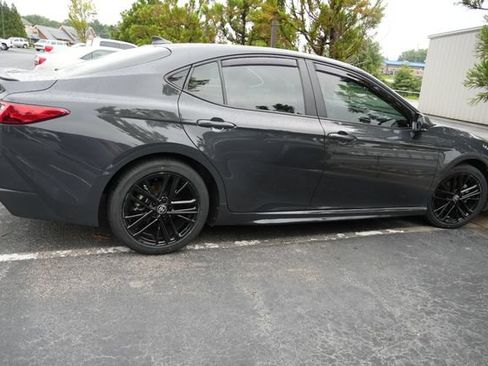 Used 2025 Toyota Camry SE FWD image 9