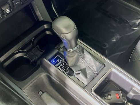 Certified 2021 Toyota Tacoma TRD Off-Road w/ TRD Premium Off Road Package AWD/4WD image 16