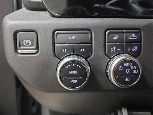 Used 2024 GMC Sierra 1500 SLT image 27