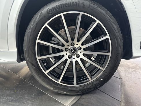 Used 2026 Mercedes-Benz GLS 450 4MATIC image 9