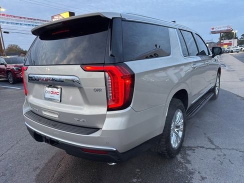 Used 2021 GMC Yukon XL SLT w/ Rear Media and Nav Package image 13