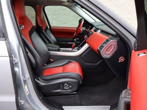 Used 2019 Land Rover Range Rover Sport SVR image 39