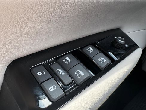 Used 2024 Jeep Wagoneer 4WD w/ Premium Group I image 31