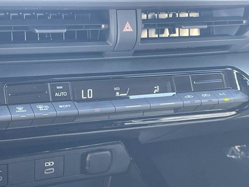 Used 2024 Toyota Prius LE image 16