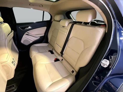 Used 2018 Mercedes-Benz GLA 250 4MATIC image 21