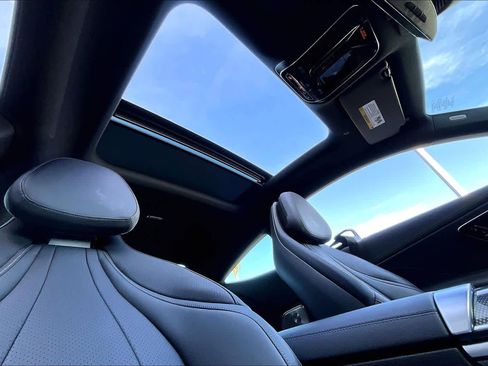 Used 2025 Mercedes-Benz CLE 300 4MATIC Coupe image 13