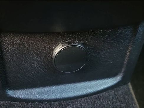 Used 2019 Ford Fusion Titanium image 13