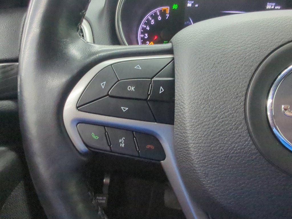 Used 2021 Jeep Grand Cherokee Laredo X AWD/4WD image 13