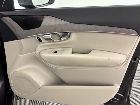 Used 2023 Volvo XC90 B6 Plus w/ Protection Package Premier AWD/4WD image 31