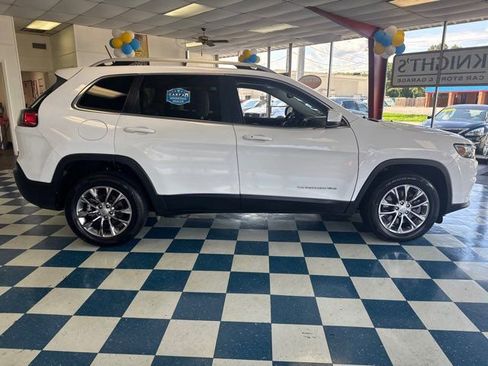 Used 2021 Jeep Cherokee Latitude Plus image 7