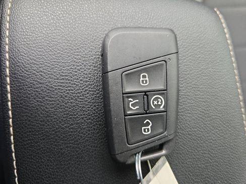 Certified 2022 Volkswagen Taos SE image 27