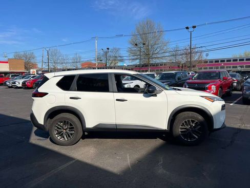 Used 2022 Nissan Rogue S image 8