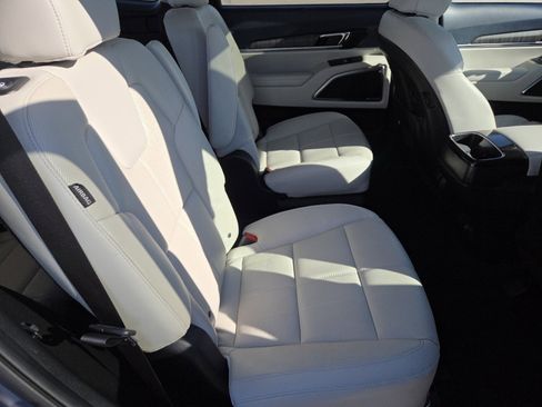 Used 2024 Kia Telluride SX image 19