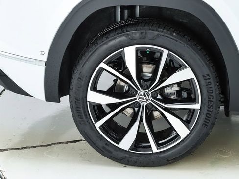 New 2026 Volkswagen Atlas Cross Sport SEL Premium R-Line image 14