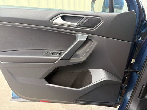 Used 2019 Volkswagen Tiguan SE AWD/4WD image 11