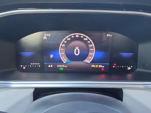 Used 2025 Volkswagen Taos SE FWD image 22