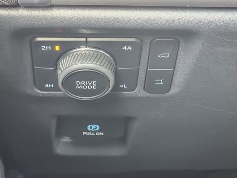 Used 2025 Ford Expedition Active image 33