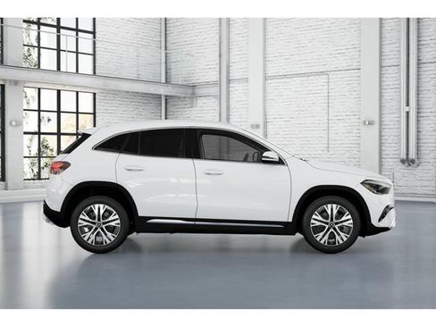 New 2026 Mercedes-Benz GLA 250 4MATIC image 16