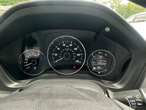 Used 2016 Honda HR-V EX image 10