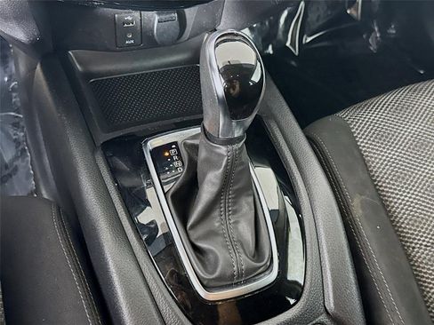 Used 2017 Nissan Rogue Sport SV FWD image 17