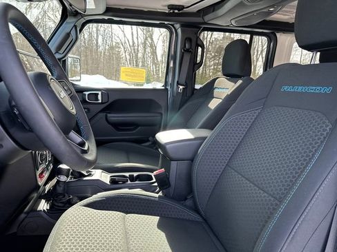 Used 2025 Jeep Wrangler Unlimited Rubicon 4xe image 39