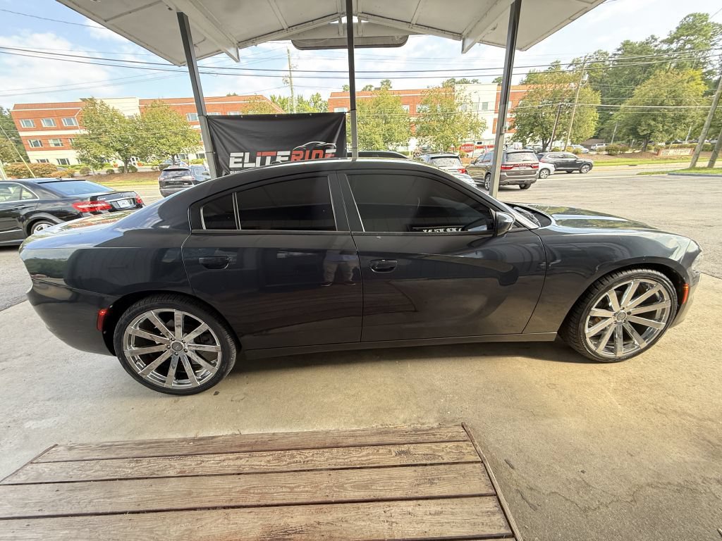Used 2019 Dodge Charger SXT w/ Leather Interior Group RWD image 4