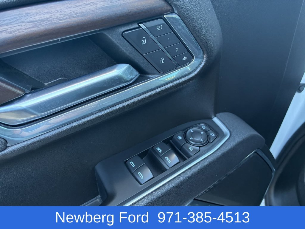 Used 2025 GMC Sierra 1500 SLT AWD/4WD image 15