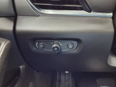 Used 2019 Chevrolet Traverse LT w/ LT Premium Package image 21