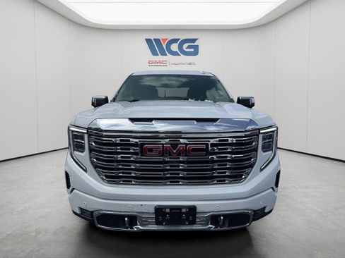 Used 2023 GMC Sierra 1500 Denali w/ Denali Reserve Package AWD/4WD image 2