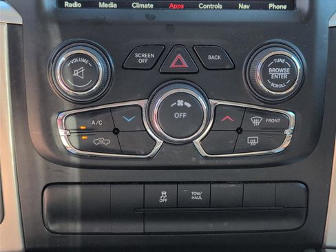 Used 2018 RAM 1500 SLT image 17