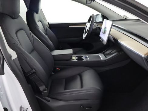 Used 2023 Tesla Model Y Long Range AWD/4WD image 16