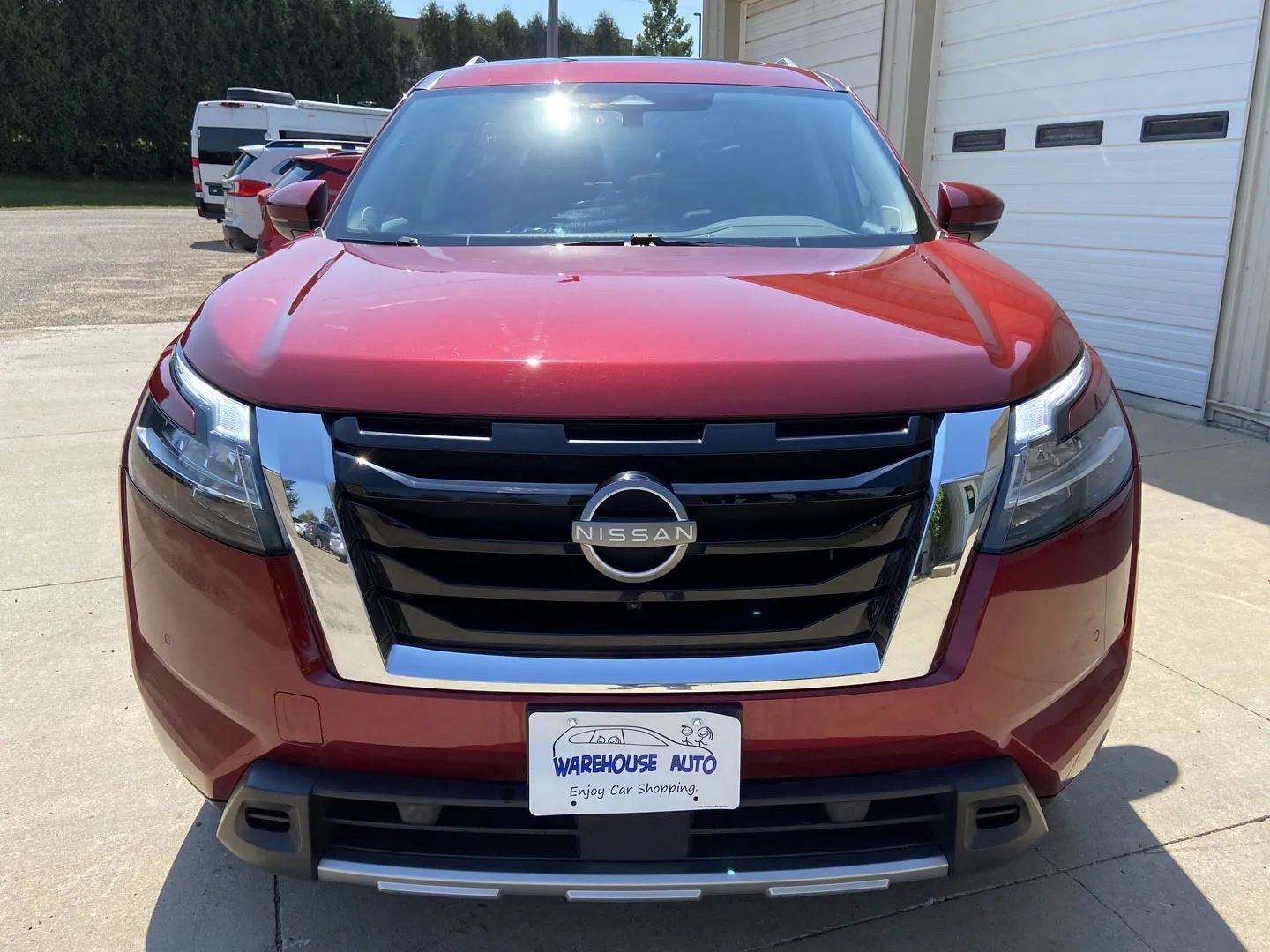 Used 2024 Nissan Pathfinder SL w/ SL Premium Package AWD/4WD image 3