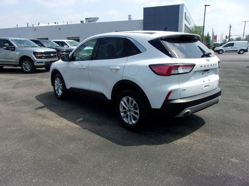 Certified 2022 Ford Escape SE w/ Convenience Package image 3