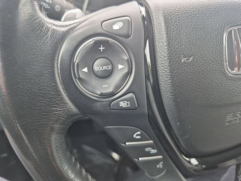 Used 2016 Honda Pilot Touring image 14