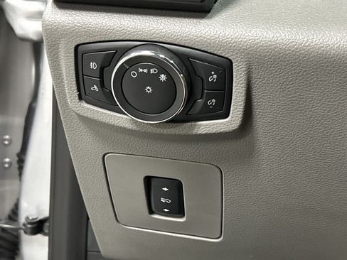 Used 2017 Ford F150 XLT w/ Equipment Group 302A Luxury AWD/4WD image 21