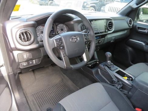 Used 2023 Toyota Tacoma TRD Sport image 16