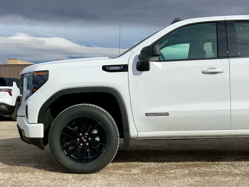New 2026 GMC Sierra 1500 Elevation image 10