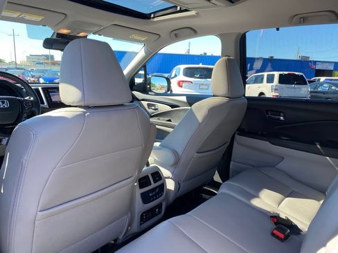 Used 2018 Honda Pilot Touring image 15